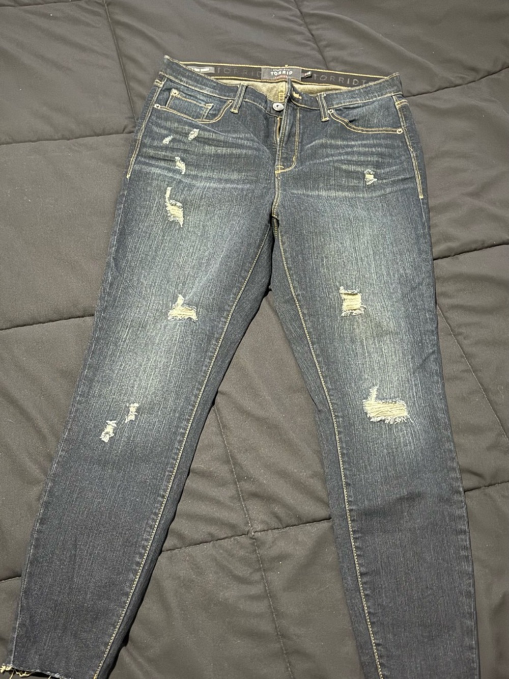 Torrid Dark Wash Distressed Skinny Jeans - Dark Blue size 14R NWOT